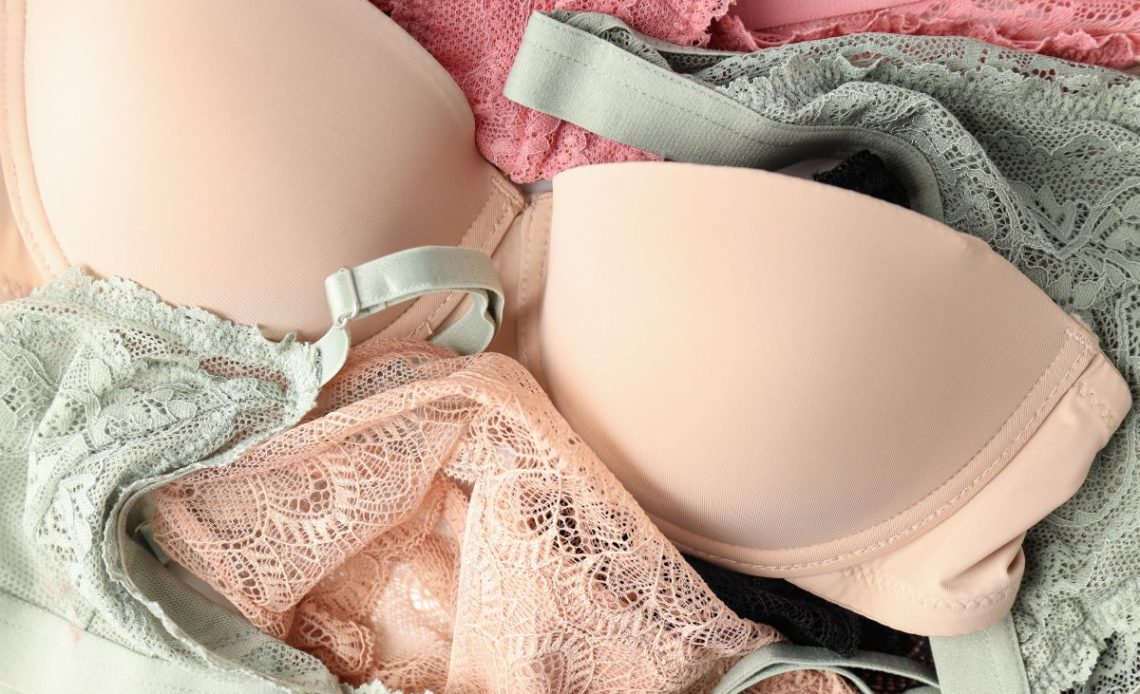 pranie biustonoszy i strojów kąpielowych